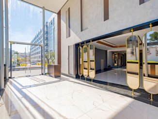 Modern entryways are the customers' first impression of the business. They also help create strong connections, thereby enhancing satisfaction.